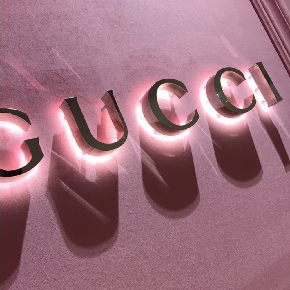 Meet your Posher, Nia